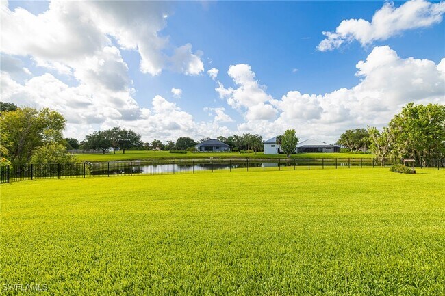 Building Photo - 16630 Willow Point Ct