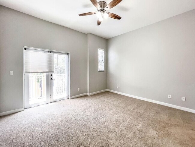 Building Photo - 2343 Vintage Dr