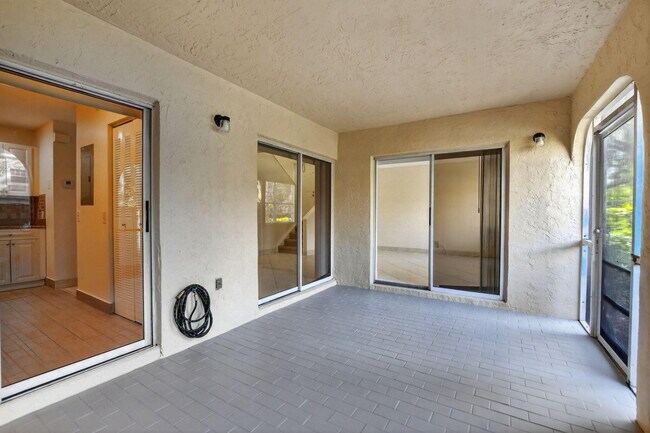 Building Photo - 6695 Via Regina