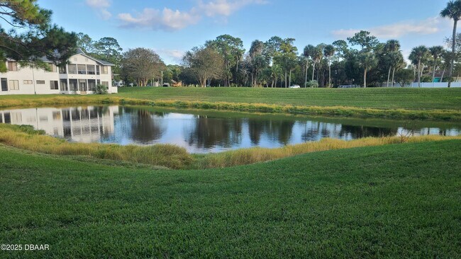 Building Photo - 138 Blue Heron Dr