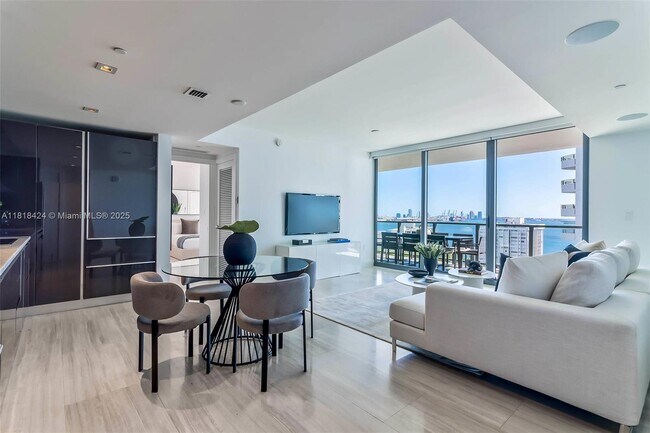 Building Photo - 1451 Brickell Ave