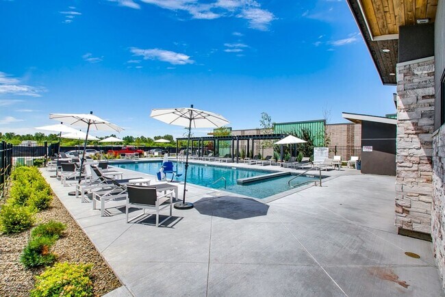 Building Photo - Luxury Condo steps from the Boise River an...
