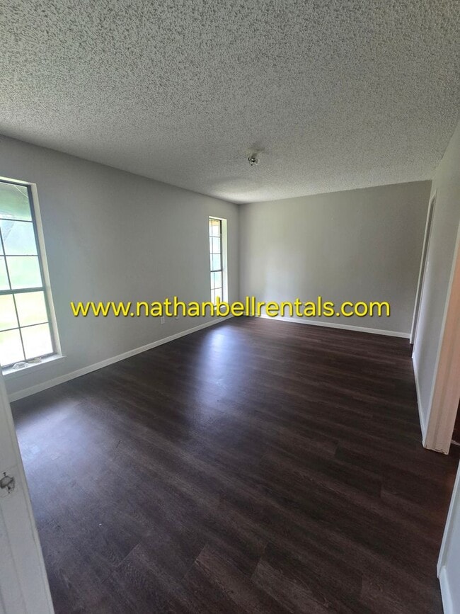 Building Photo - 3766 Clarksville St
