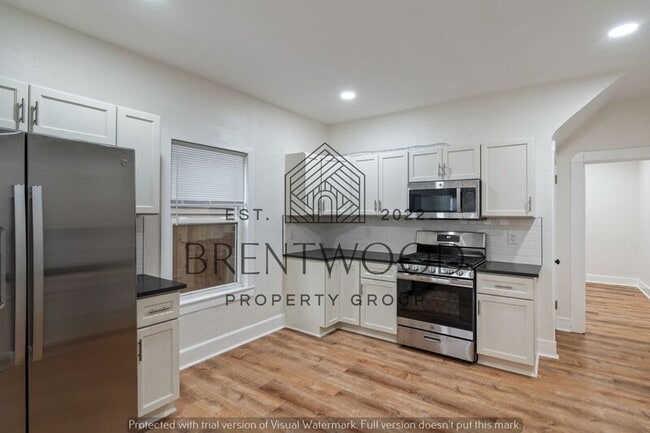 Primary Photo - 209 N Addison St