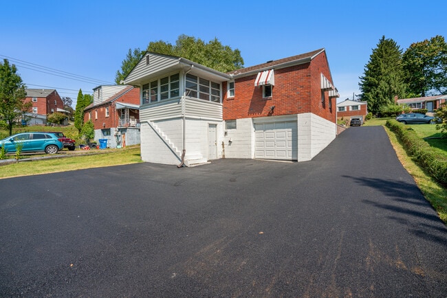 Building Photo - 5116 Cherryvale Dr