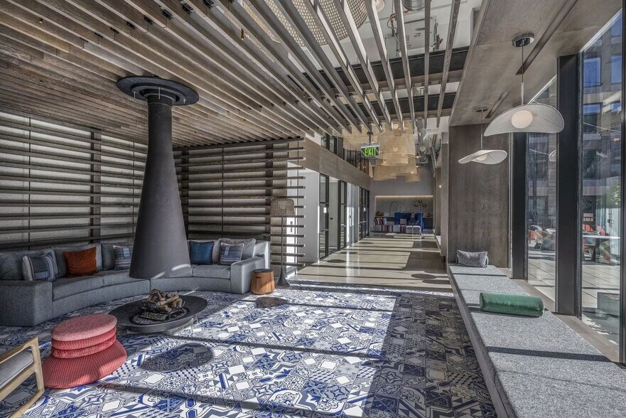 Building Photo - 485 Foley St