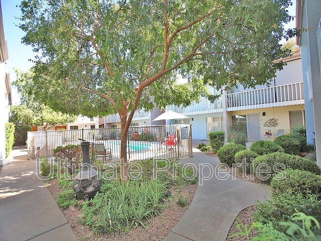 Building Photo - 1734 W Tuckey Ln