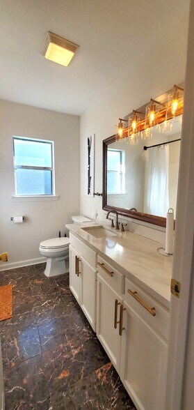 Main Bath - 9058 Baker Dr