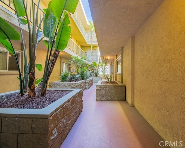 Building Photo - 420 Redondo Ave