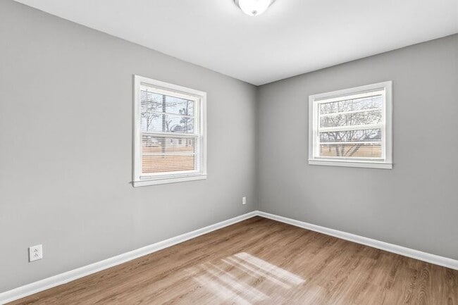 Building Photo - 4652 S Holden Rd