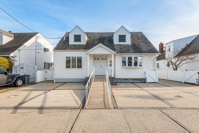 Primary Photo - 89-10 157th Ave