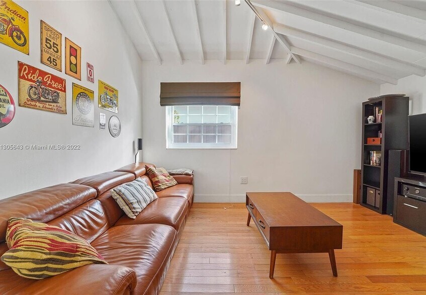 Building Photo - 2441 Swanson Ave