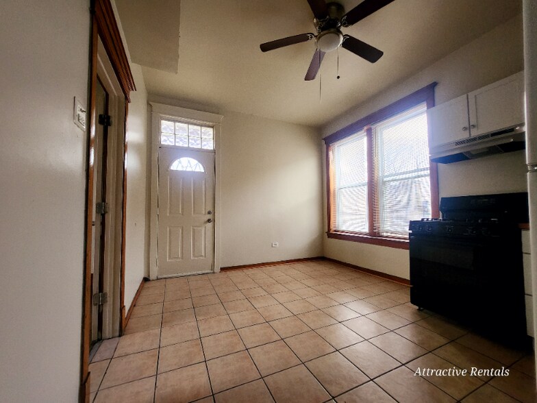 Building Photo - 1338 S Springfield Ave