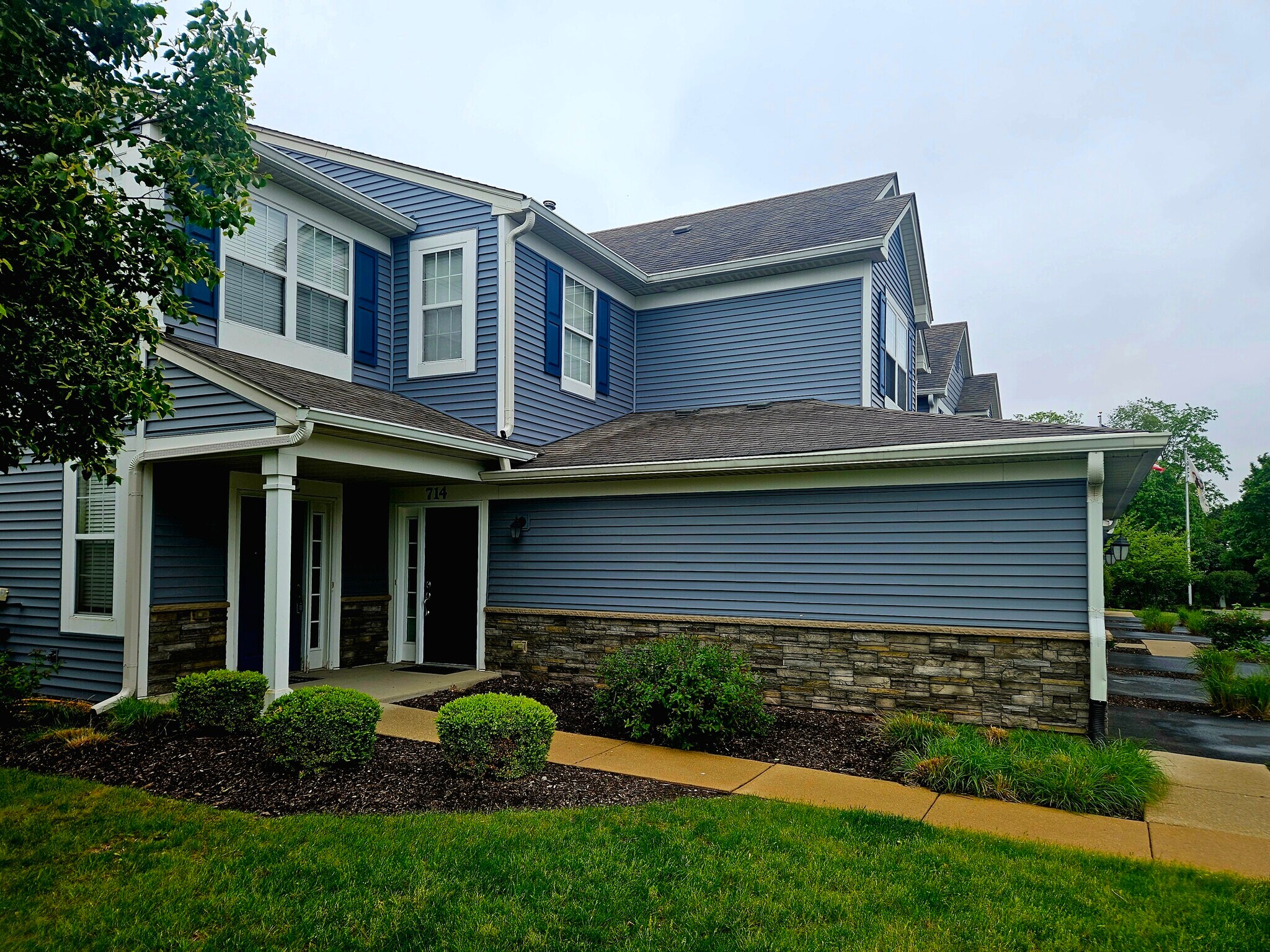 Building Photo - 714 Woodewind Dr