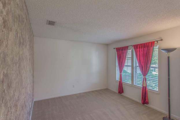 Building Photo - 12096 Coachman Lakes Way
