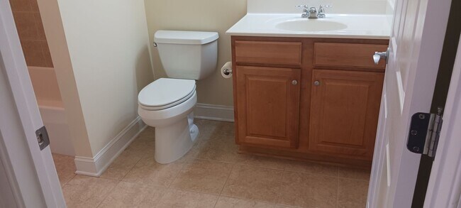 Building Photo - 2 bedroom/ 2 bathroom- Bennington on the Park