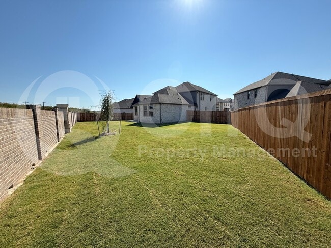 Building Photo - 714 Melody Hl Dr
