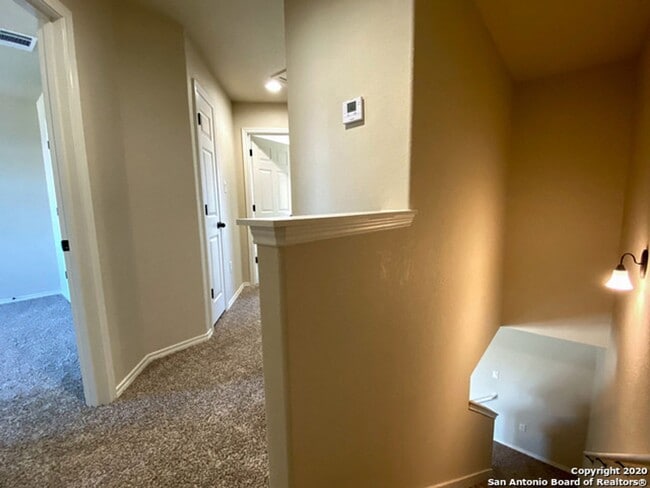 Building Photo - Beautiful Modern 3-Bed, 2-Bath Duplex with...