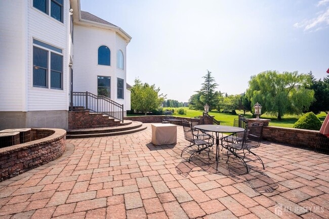 Building Photo - 19 Meadowlark Dr