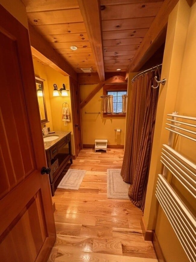 Building Photo - 62 Heights Rd
