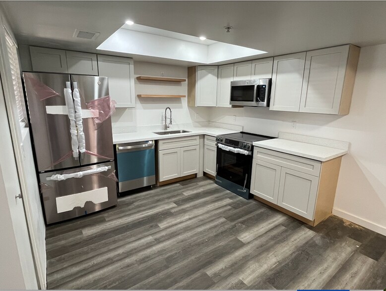 Building Photo - 8155 E Roosevelt St