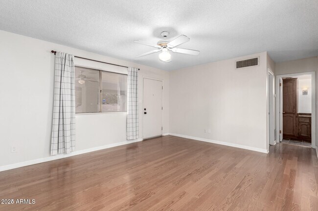 Building Photo - 15912 E Palomino Blvd