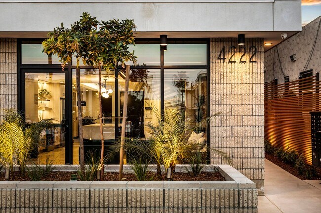 Building Photo - Georgia Modern