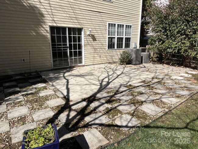 Building Photo - 6304 Falls Lake Dr