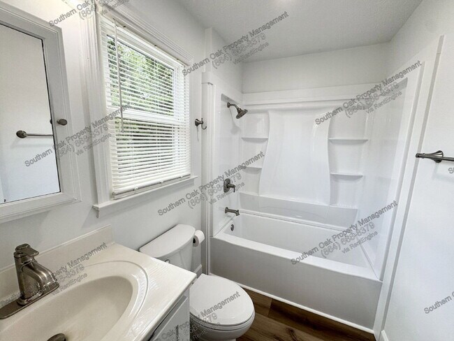 Building Photo - 104 Caron Ln