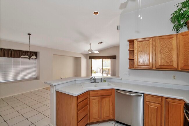 Building Photo - 8951 E Red Mountain Ln