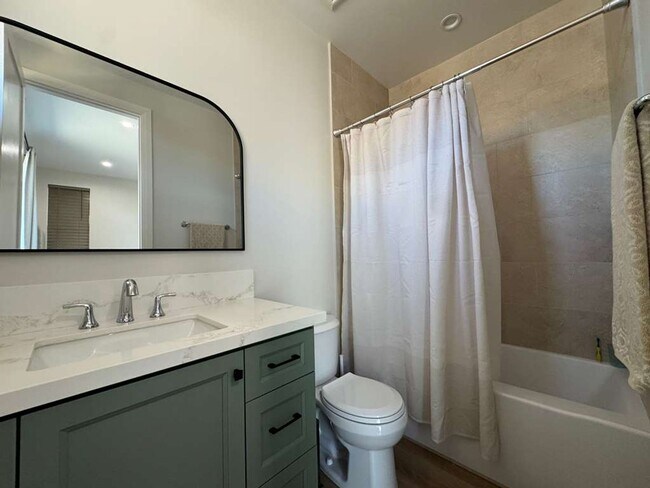 Building Photo - Brand New Upstairs Unit