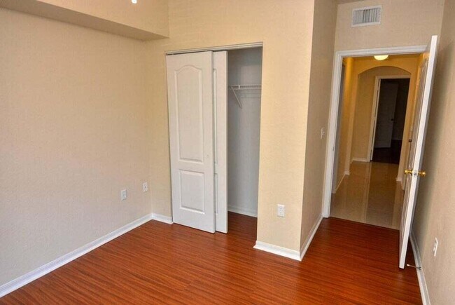 Building Photo - 110 SW Peacock Blvd