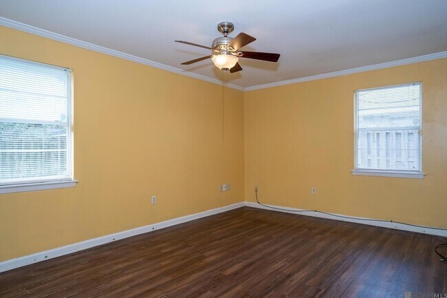 Building Photo - 4630 Southpark Dr