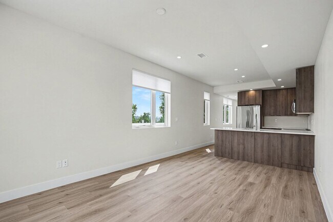 Building Photo - 1370 Lowell Blvd