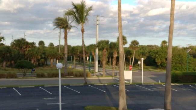 Building Photo - 8600 Ridgewood Ave