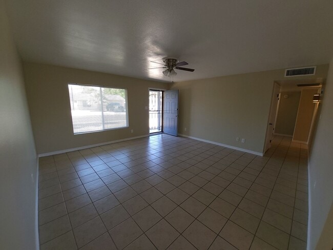 Building Photo - EXCELLENT HOME WITH MOUNTAIN VIEWS!