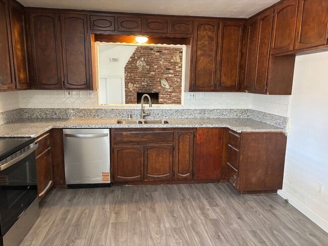 Building Photo - REDUCED!!!!