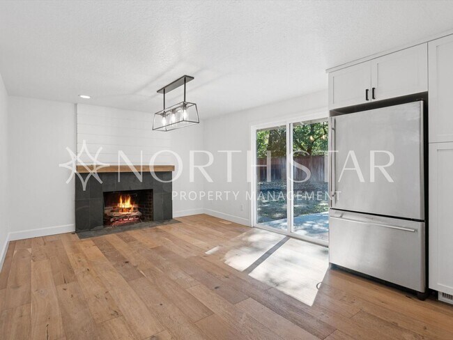 Building Photo - Stylishly Updated Ranch in Bryant Woods