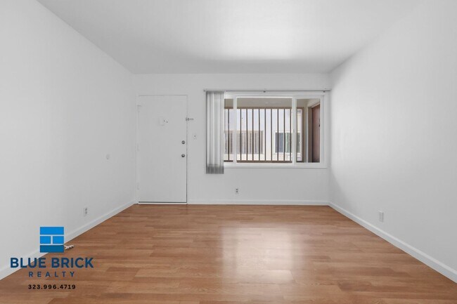Building Photo - 5642 Laurel Canyon Blvd