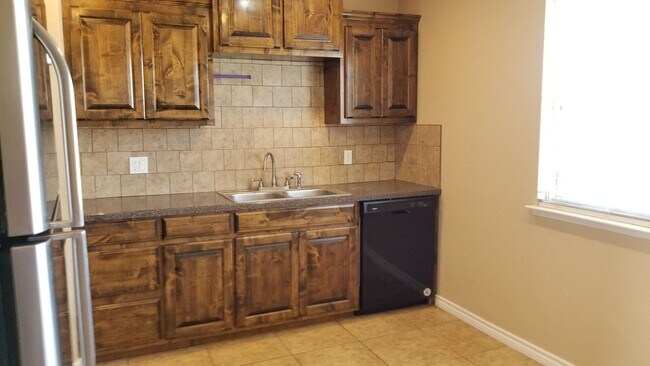 Building Photo - 117 Lockwood Dr