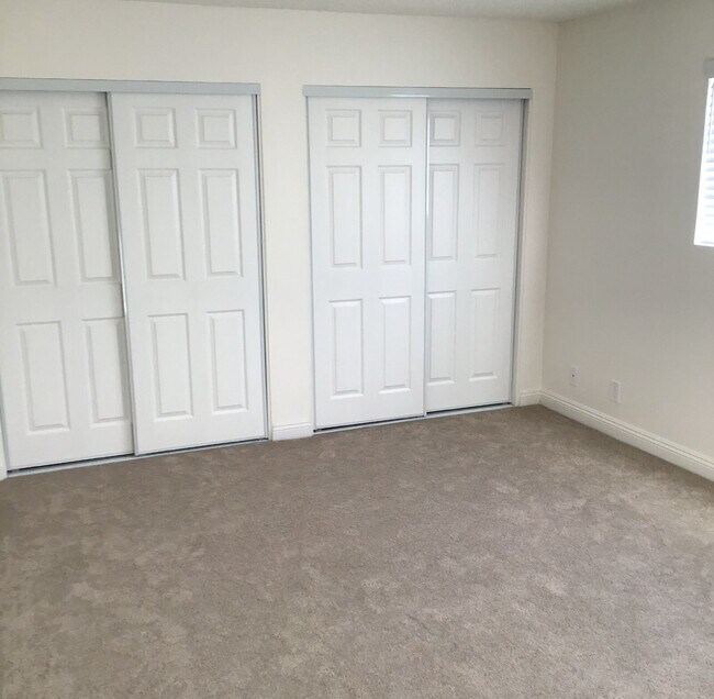 Building Photo - "Charming 1-Bedroom Retreat with Spacious Living in Lancaster – 800 Sq. Ft. of Comfort!"