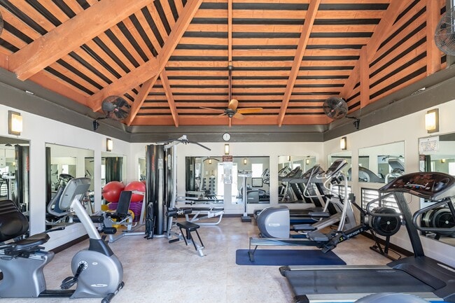 Building Photo - 500 Lunalilo Home Rd