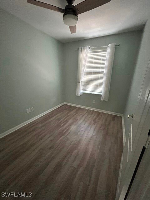 Building Photo - 5565 Cove Cir
