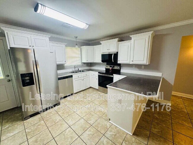 Building Photo - 127 Country Living Dr