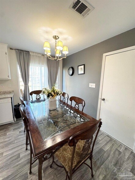 Building Photo - 854 Amberway Dr