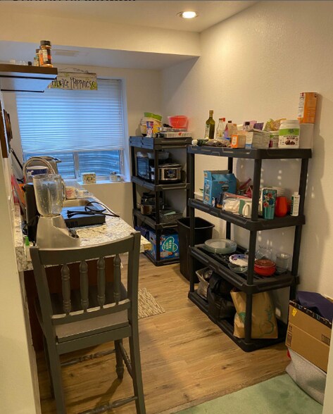Private Kitchenette - 7162 W Belmont Dr