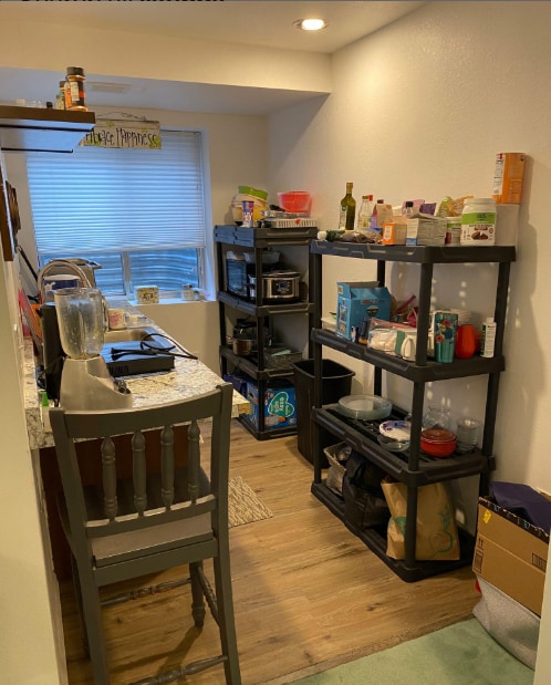 Private Kitchenette - 7162 W Belmont Dr