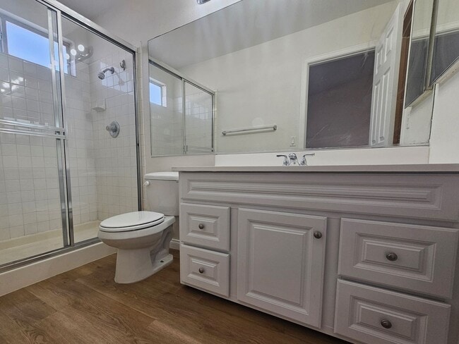 Building Photo - Charming Single-Story with Vaulted Ceilings Near Shopping & Freeways