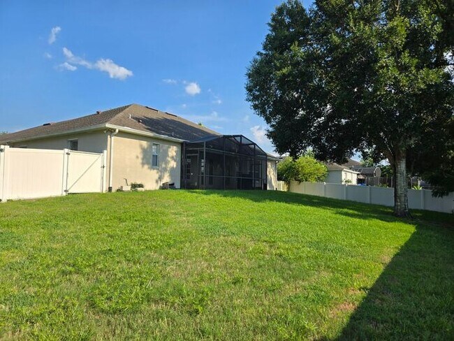 Building Photo - Beautiful 4 Bed 3 Bath Home in Sanford!