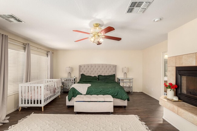 Building Photo - 13324 W Annika Dr